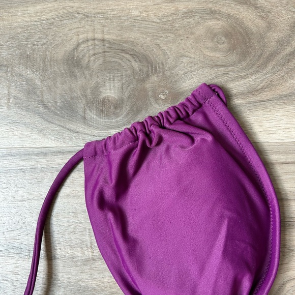 Victoria Secret String Bikini - Picture 2 of 4